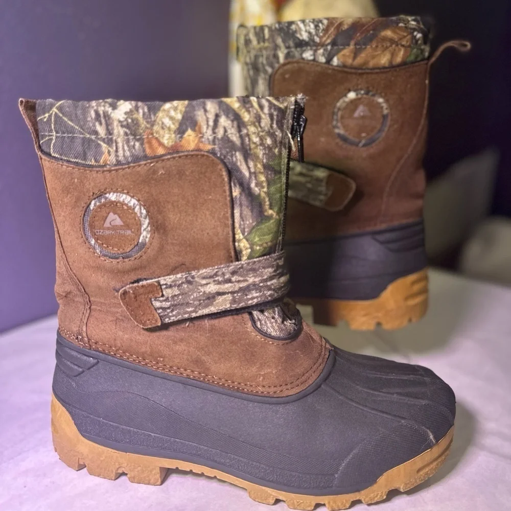 Ozark Trail Kids' Brown and Black Outdoor Boots